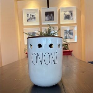 Rae Dunn Cream Onion Holder
